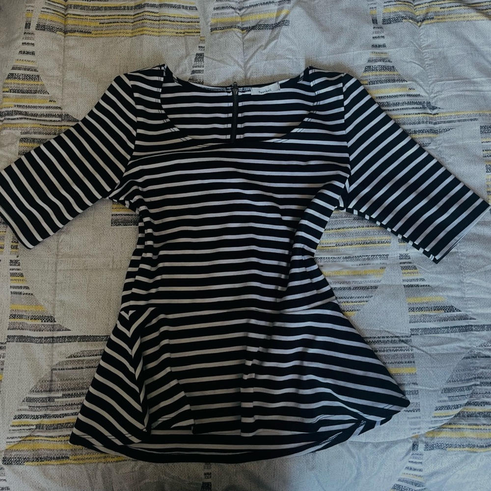 Women's Black and White Striped Top